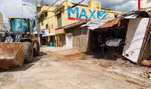 Alcald&iacute;a del Distrito Nacional retira cuatro casetas que obstru&iacute;an aceras en Villa Consuelo