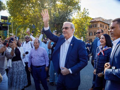 Abinader inaugura la Parada Dominicana en Roma