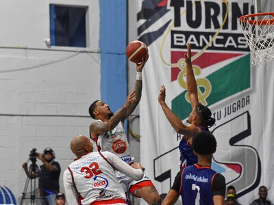 El Don Bosco conserva invicto y lidera básquet en Moca
