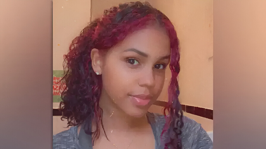 Entre velas y globos morados, El Bronx recuerda a la dominicana Nathaly Ram&iacute;rez
