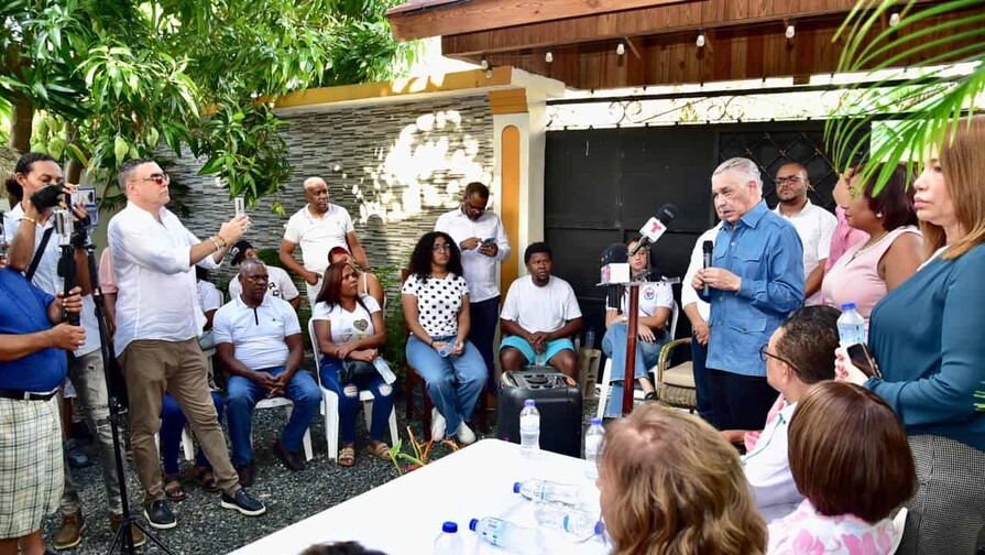 Miguel Vargas exige que la Polic&iacute;a respete los derechos humanos