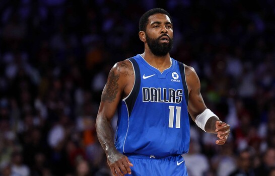 Kirie Irving lidera la anotaci&oacute;n de Dallas en Macao en su retorno a las pistas