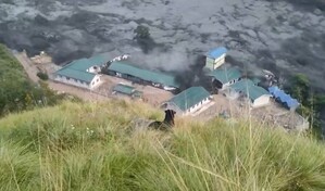 Inundaci&oacute;n en Nepal arrastra decenas de casas y deja cinco desaparecidos