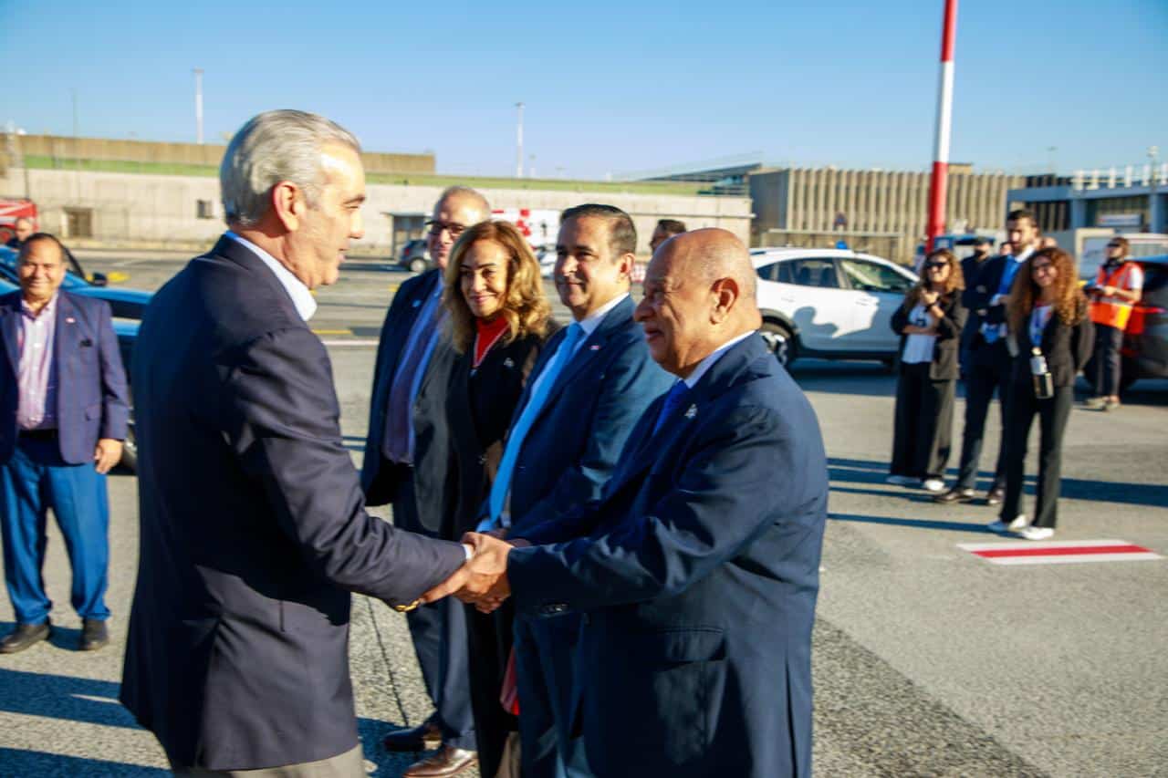 Llegada del presidente Luis Abinader y la primera dama Raquel Arbaje a Roma.