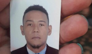 Madre acusa al Dintel de detener irregularmente a su hijo y exigen retirar su ficha policial