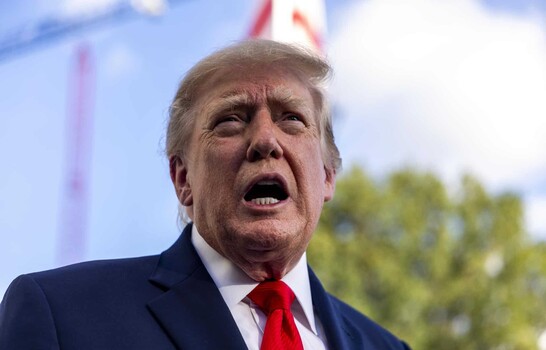 Jueza ordena detener tala de &aacute;rboles en campo de golf que Trump quiere renovar