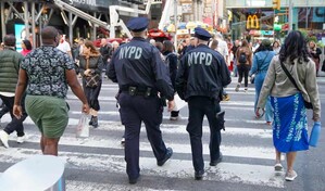 Arrestan a sargento de la Polic&iacute;a de Nueva York por enviar foto &iacute;ntima de una subordinada