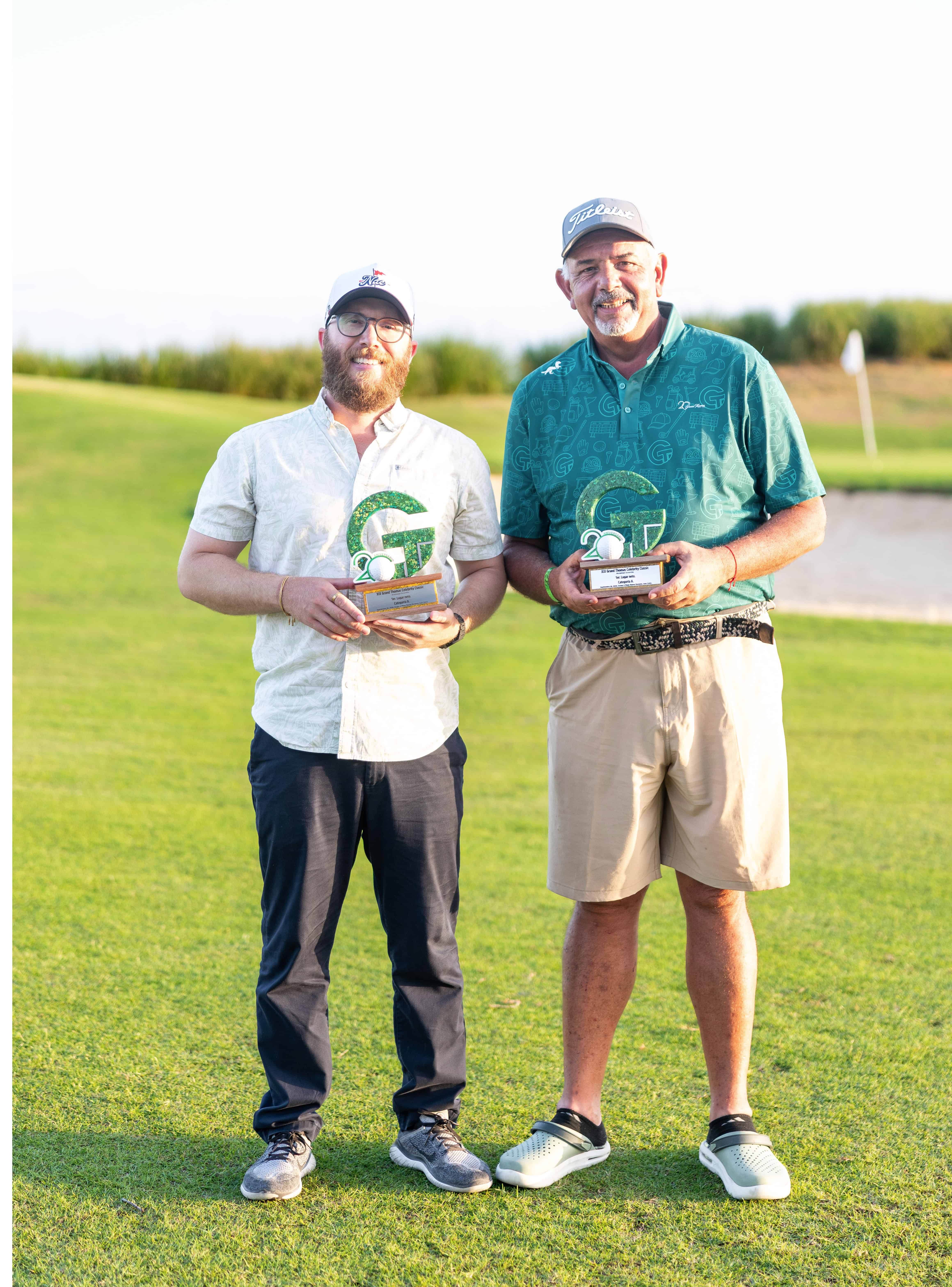 Jan Giha y Ygnacio Pérez, ganadores del 1er. lugar en la categoría A