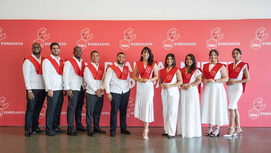 Diez profesionales culminan maestría en INTEC con becas de Premios Inconcreto Diez profesionales culminan maestría en INTEC con becas de Premios Inconcreto