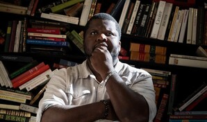 El escritor haitiano Th&eacute;lyson Or&eacute;lien niega el uso de IA pero admite los plagios