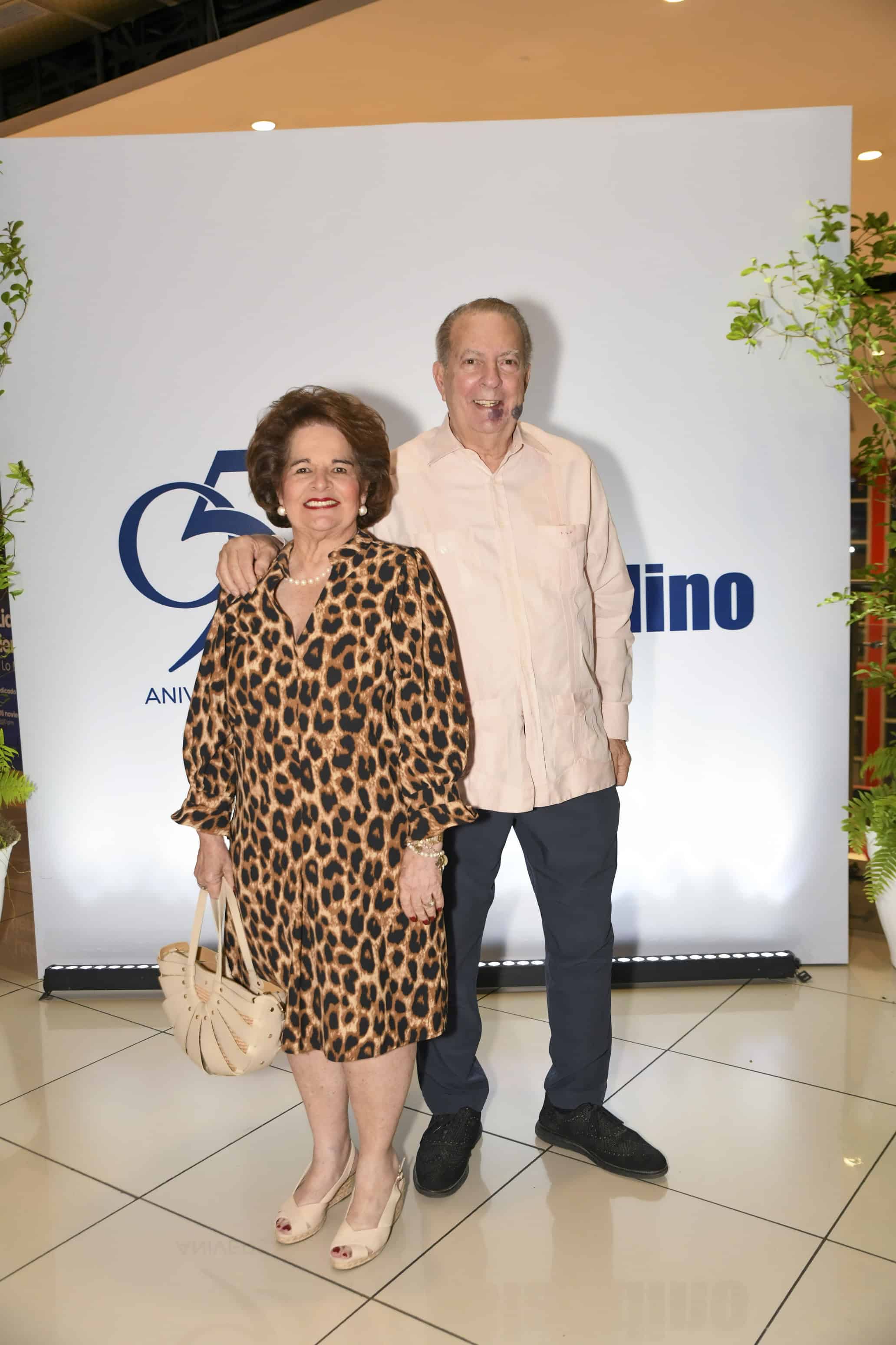 Gloria Mej&iacute;a de Selman y Eduardo Selman.