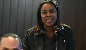 Diputada Millys Mart&iacute;nez relata c&oacute;mo comenz&oacute; el incidente en el que fue esposada