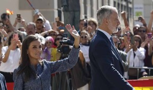 Calurosa bienvenida a los reyes de Espa&ntilde;a en Ceuta, en visita de alto voltaje diplom&aacute;tico
