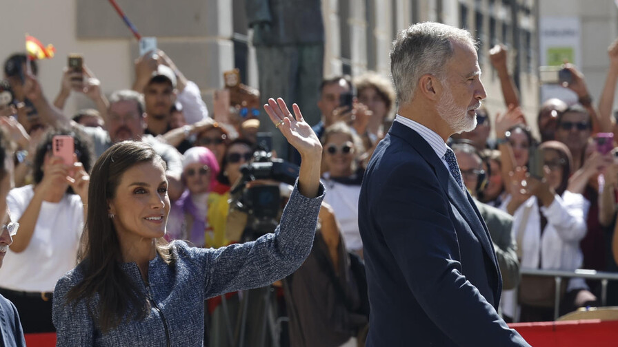 Calurosa bienvenida a los reyes de Espa&ntilde;a en Ceuta, en visita de alto voltaje diplom&aacute;tico