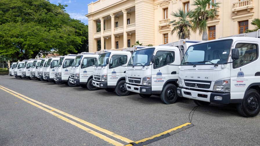 Gobierno entrega otros 50 camiones compactadores a municipios para recoger basura Gobierno entrega otros 50 camiones compactadores a municipios para recoger basura