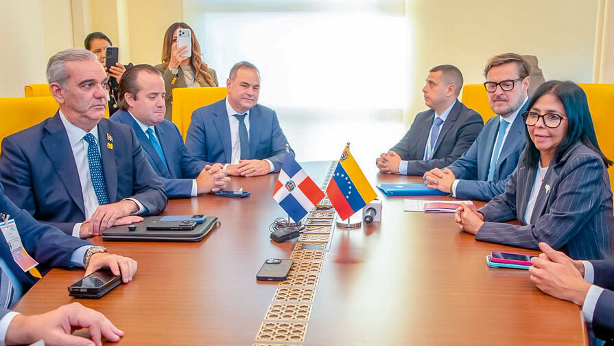 Abinader negocia compra de combustibles a Venezuela