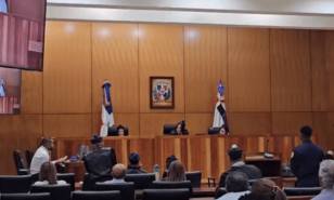 Ausencia de abogados y de testigos obliga aplazar juicio de joven acusado de matar mujer en Naco