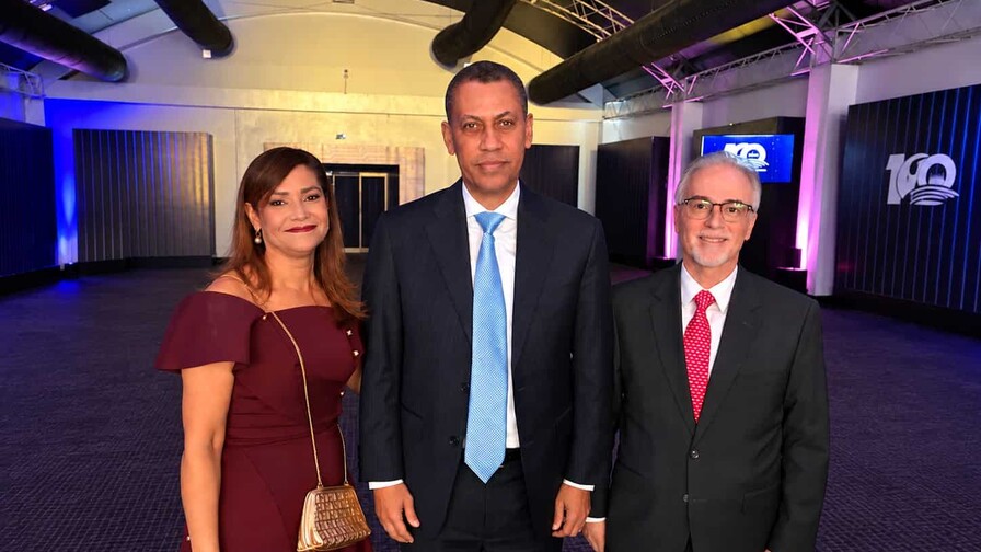 La radio dominicana cumple 100 años entre retos y transformaciones La radio dominicana cumple 100 años entre retos y transformaciones