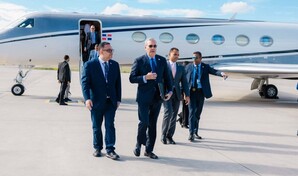 Presidente Abinader llega a Praga para participar en conferencia del Forum 2000
