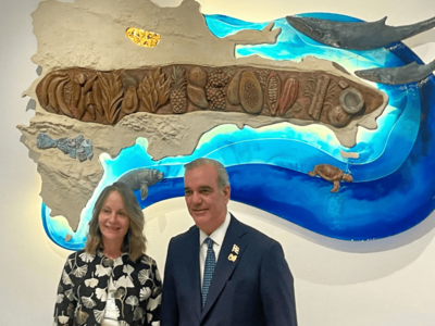 RD inaugura salón en la FAO con escultura de Victoria Thomen