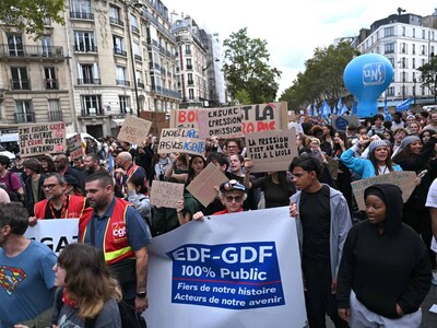 "¡Somos el futuro!": las protestas estudiantiles regresan Francia