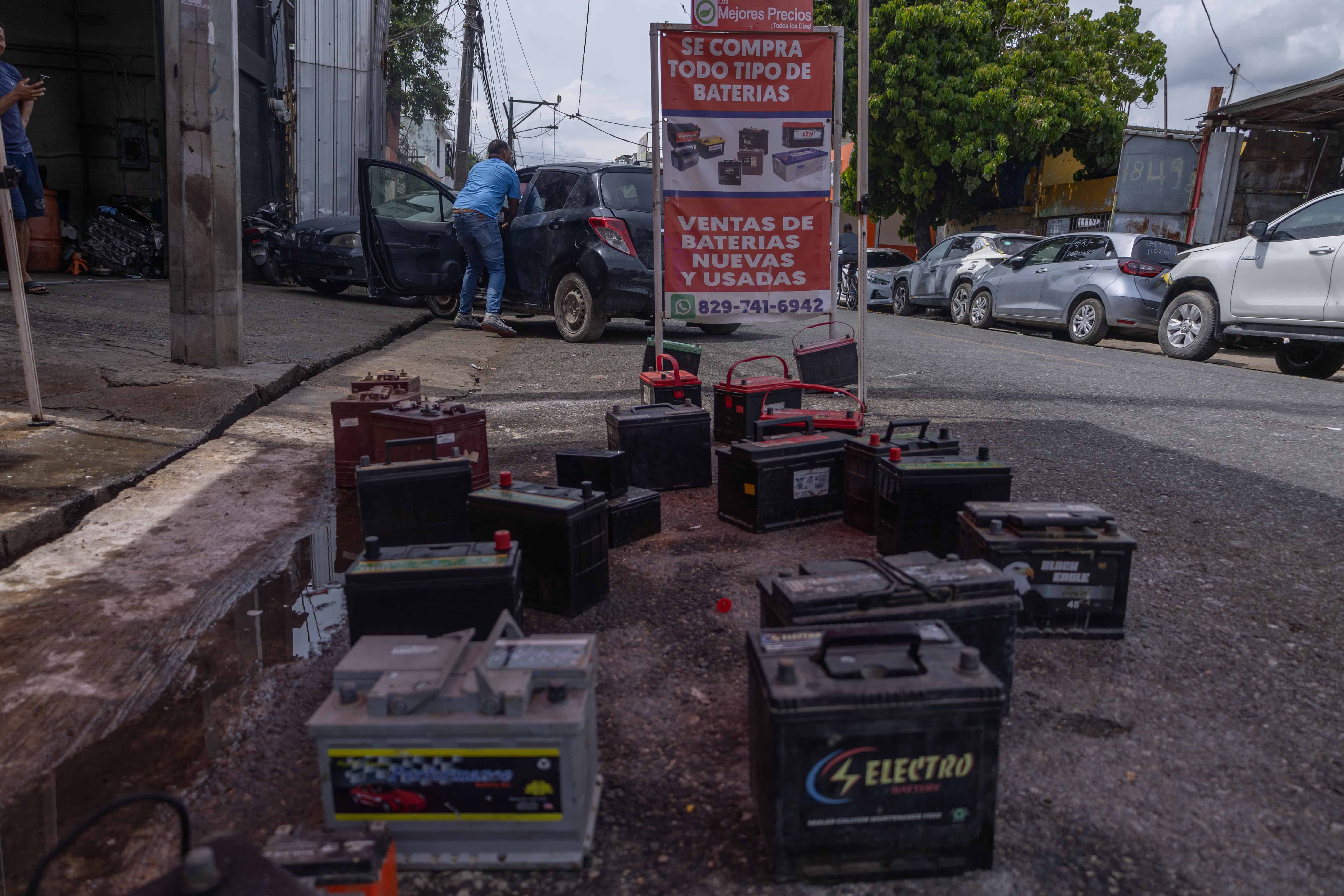 Lugar donde compran baterías usadas y las venden reparadas.