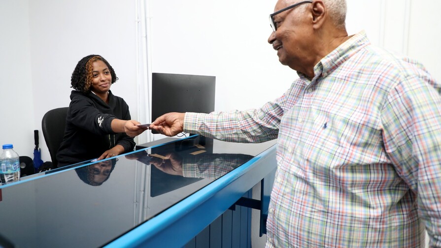 Intrant compensar&aacute; a mayores de 65 a&ntilde;os afectados por restricciones en licencias de conducir
