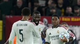 Tres goles en siete minutos dan triunfo al Real Madrid 4-3 sobre la Roma en la Liga de Campeones