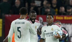 Tres goles en siete minutos dan triunfo al Real Madrid 4-3 sobre la Roma en la Liga de Campeones