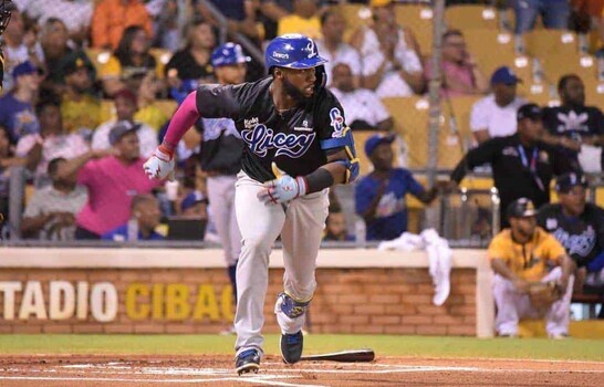 Mel Rojas Jr. es s&iacute;mbolo azul en la bater&iacute;a de veteranos del Licey