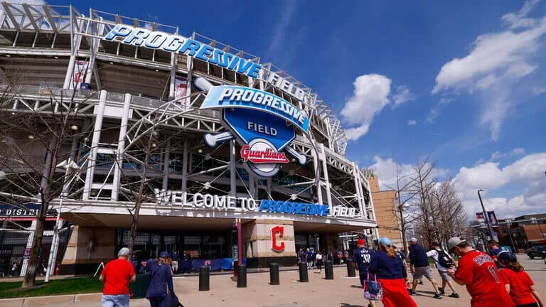 MLB: Cambian el horario del partido entre los Guardianes y los Rays
