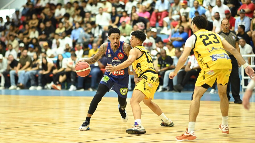 Triple empate en la cima del baloncesto superior de Moca Triple empate en la cima del baloncesto superior de Moca