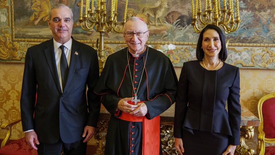 Abinader aborda con el secretario de Estado del vaticano las repercusiones de los conflictos Abinader aborda con el secretario de Estado del vaticano las repercusiones de los conflictos