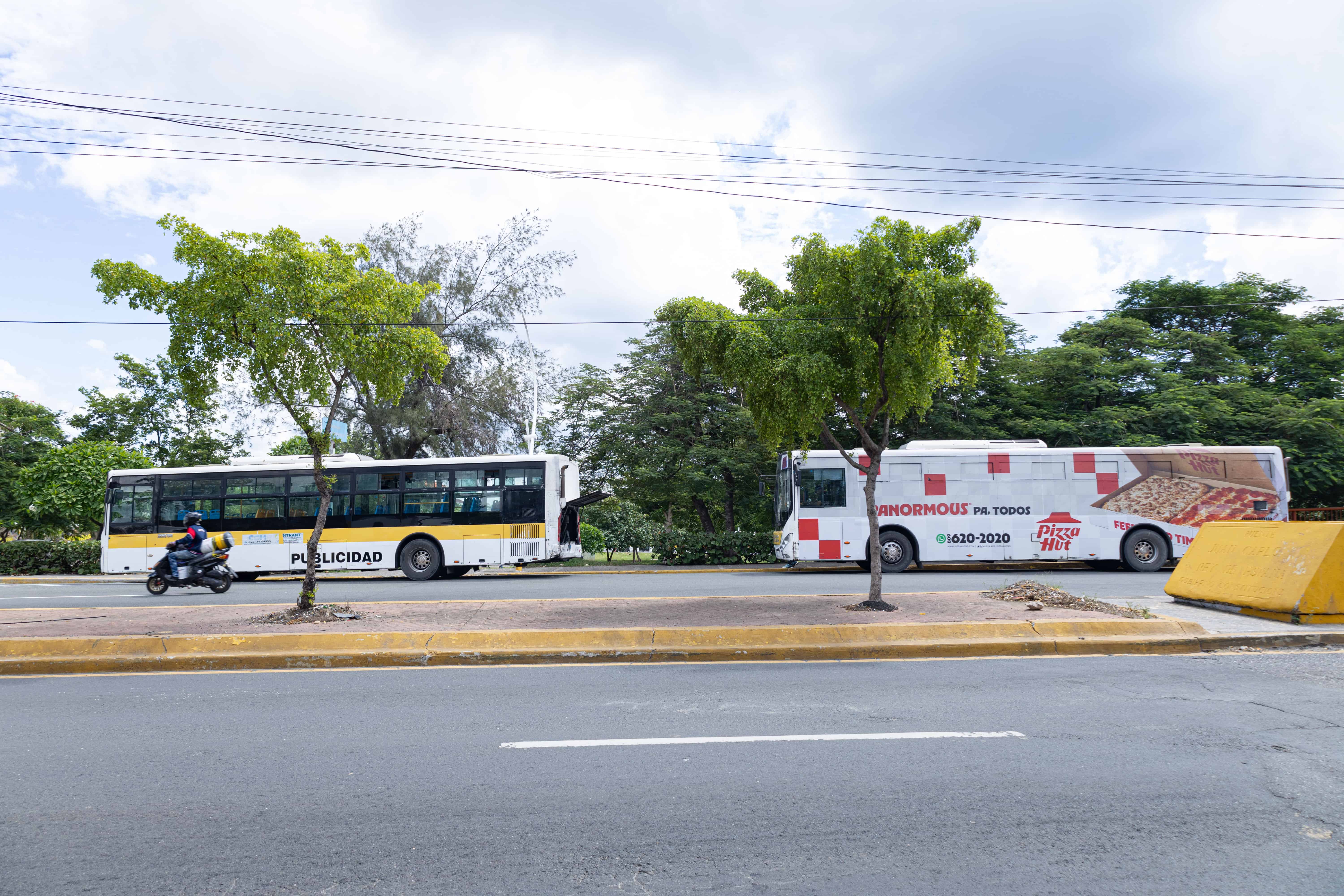 Autob&uacute;s del corredor Charles de Gaulle.