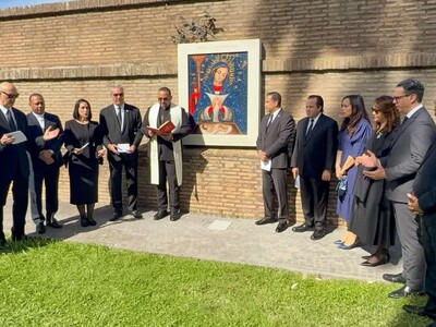 Luis Abinader pide oraciones por la salud del papa León XIV