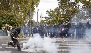 Primer ministro franc&eacute;s denuncia la violencia urbana de las protestas de liceos