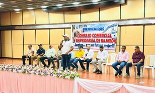 Comerciantes de Dajab&oacute;n piden obras para mejorar el trabajo y la vida en la frontera