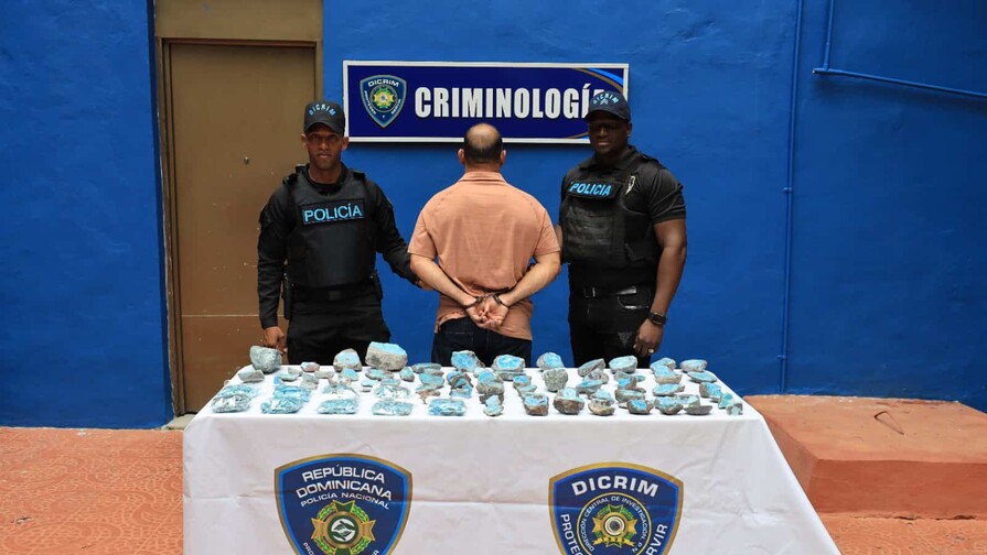 La Polic&iacute;a recupera RD$1.5 millones en larimar que hab&iacute;a sido robado en la Zona Colonial