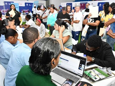 Realizan feria de empleo para el sector turismo en La Romana