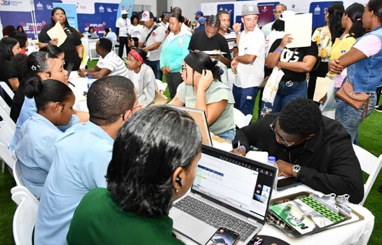 Trabajo realiza feria para presentar m&aacute;s de 5,000 oportunidades laborales