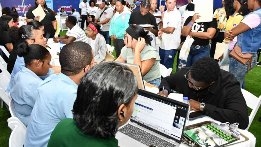 Trabajo realiza feria para presentar m&aacute;s de 5,000 oportunidades laborales