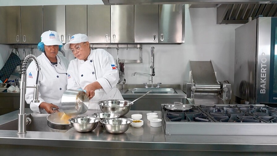 Así se diseñan y evalúan los alimentos que se sirven en las escuelas públicas Así se diseñan y evalúan los alimentos que se sirven en las escuelas públicas