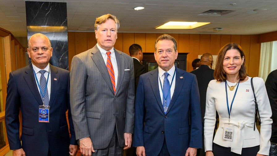 Canciller Bison&oacute; propone impulsar inversi&oacute;n, proyectos y seguridad entre EE. UU. y el Caribe