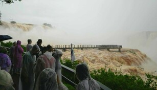 Cierran temporalmente cataratas del Iguaz&uacute; por crecidas en Argentina debido al El Ni&ntilde;o