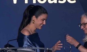 La disidente cubana Rosa Mar&iacute;a Pay&aacute;, recibe el premio por su lucha por la libertad