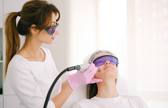 &iquest;Se puede usar el l&aacute;ser facial durante todo el a&ntilde;o?