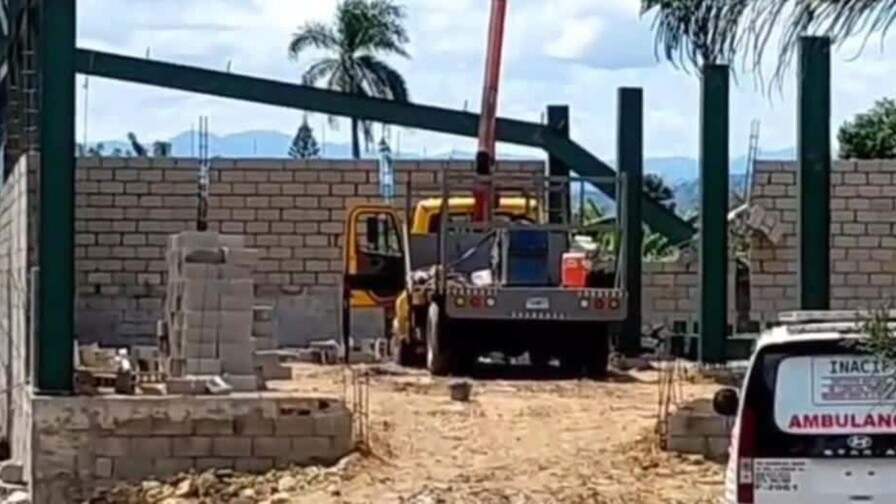 Obrero muere al caerle una columna encima mientras trabajaba en Moca Obrero muere al caerle una columna encima mientras trabajaba en Moca