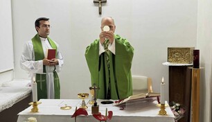 El papa Le&oacute;n XIV recibe el alta m&eacute;dica tras cirug&iacute;a de adenocarcinoma pulmonar