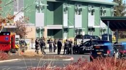 Mueren tres ni&ntilde;os y un profesor en tiroteo en escuela de Oregon, en EE. UU.