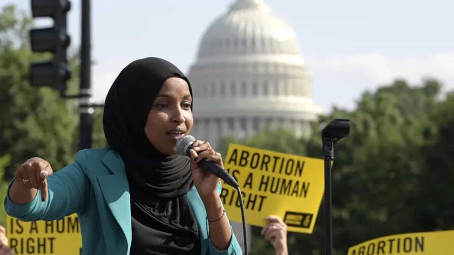 Abogados de la congresista Ilhan Omar cuestionan la legalidad del allanamiento a su casa